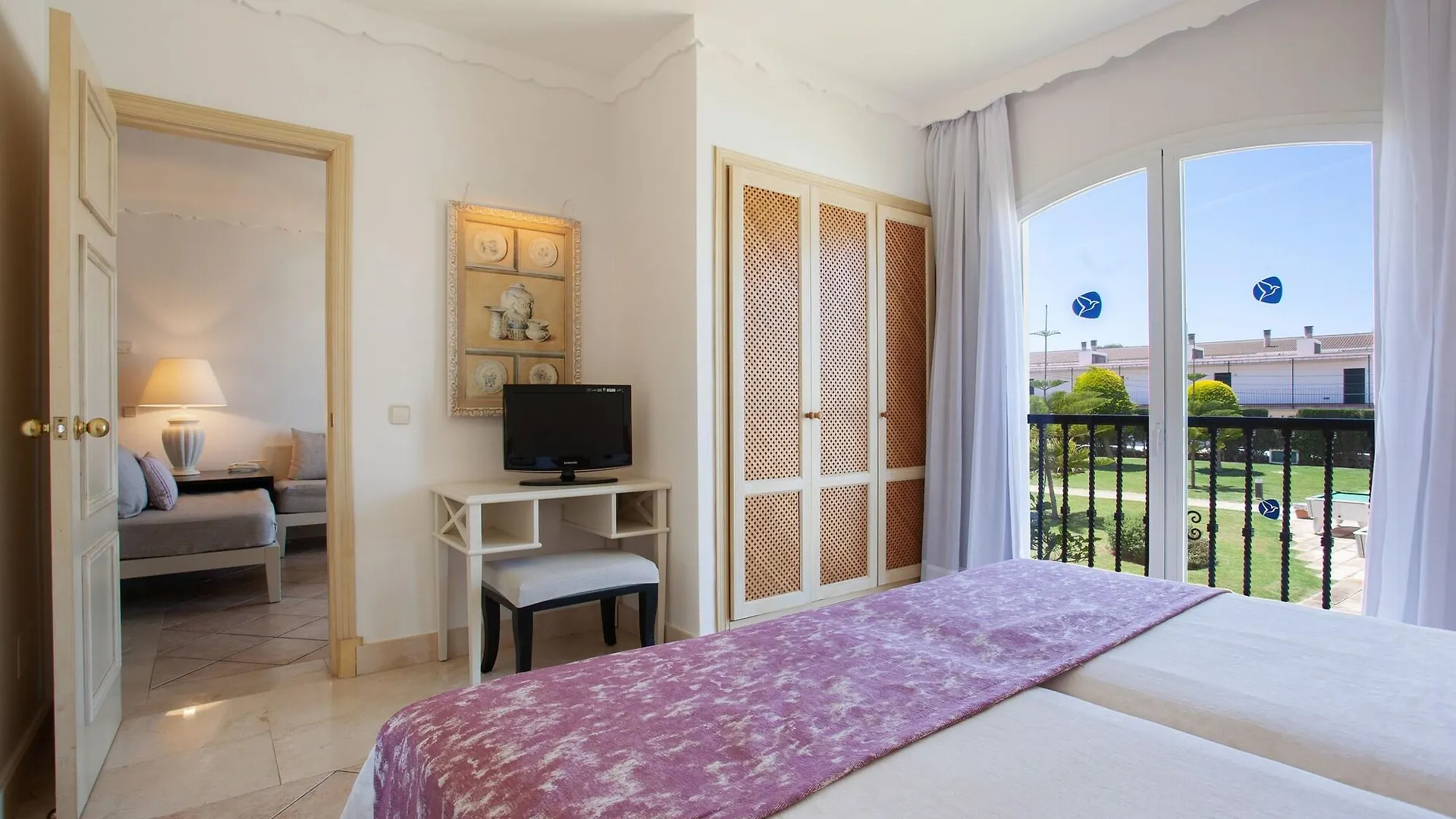Grupotel Macarella Suites & Spa Son Xoriguer 4*,
