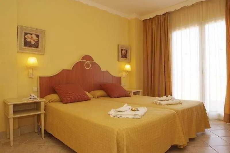 Grupotel Macarella Suites & Spa Son Xoriguer 4*,
