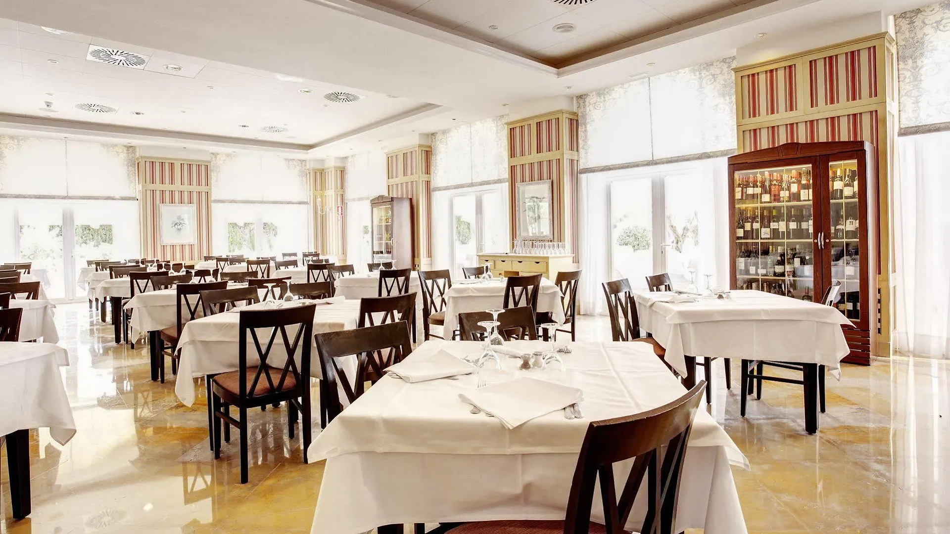 Grupotel Macarella Suites & Spa Son Xoriguer
